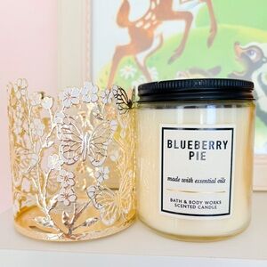 Bath & Body Works Blueberry Pie Single Wick Candle and Butterfly Holder Bundle 🦋